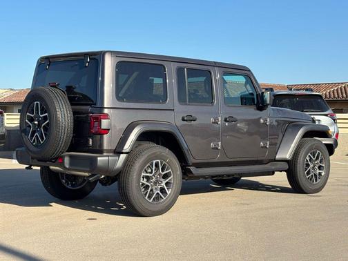 2026 Jeep Wrangler 4-Door Sahara 4x4