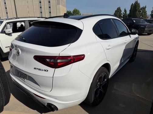 2023 Alfa Romeo Stelvio Veloce AWD