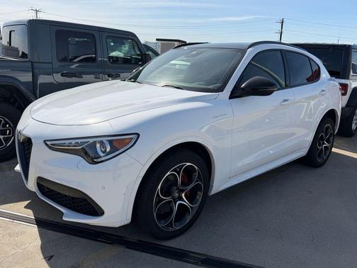 2023 Alfa Romeo Stelvio Veloce AWD