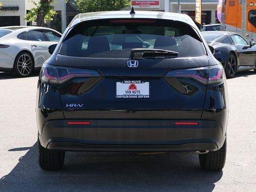 Crystal Black Pearl 2024 Honda HR-V LX