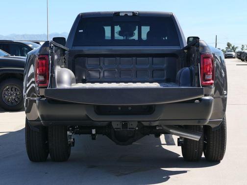 2026 RAM 3500 Tradesman Crew Cab 4x4 8' Box