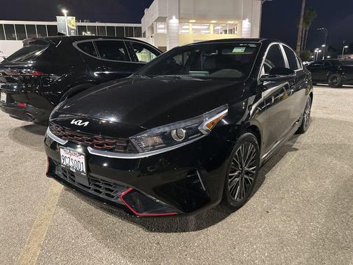 Aurora Black Pearl 2023 Kia Forte GT-Line