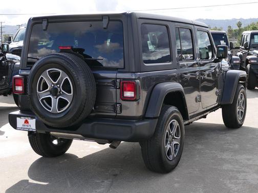 2022 Jeep Wrangler Unlimited Sport