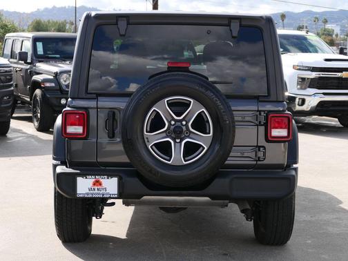 2022 Jeep Wrangler Unlimited Sport