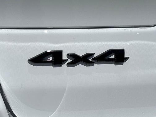 Bright White Clearcoat 2026 Jeep Grand Cherokee Limited