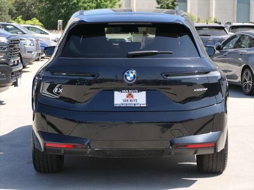 2025 BMW iX xDrive50