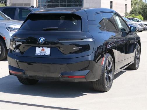 2025 BMW iX xDrive50