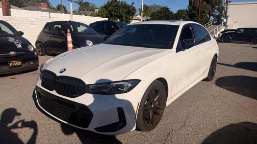 Alpine White 2024 BMW 330 330i
