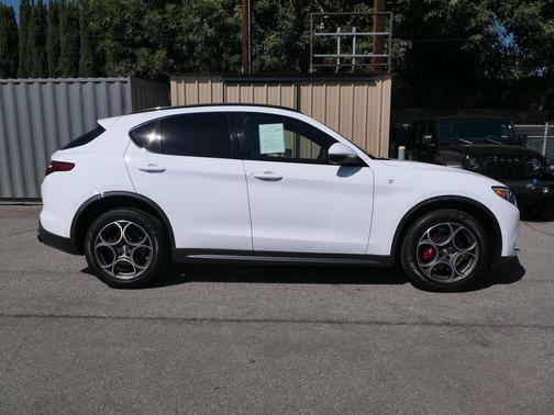 2022 Alfa Romeo Stelvio Ti
