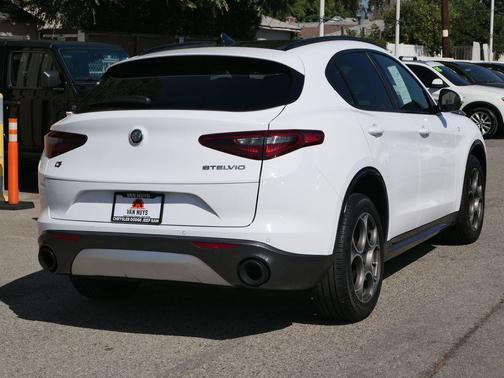 2022 Alfa Romeo Stelvio Ti