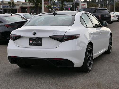 2025 Alfa Romeo Giulia AWD