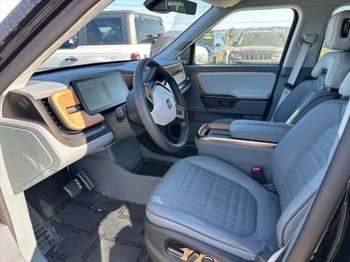 2025 Rivian R1S Ascend Tri Motor Max Pack