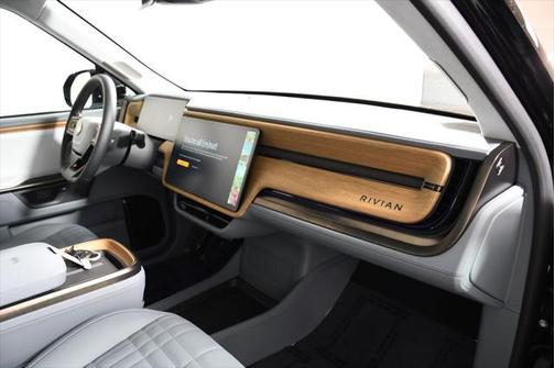 2025 Rivian R1S Ascend Tri Motor Max Pack