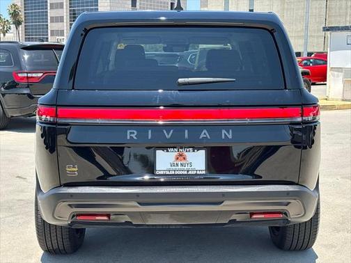 2025 Rivian R1S Ascend Tri Motor Max Pack