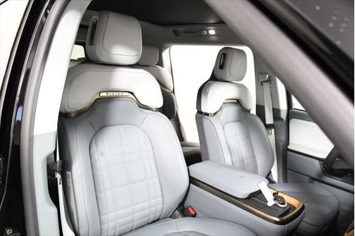 2025 Rivian R1S Ascend Tri Motor Max Pack