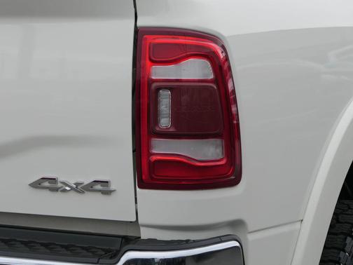 2022 RAM 2500 Laramie Crew Cab 4x4 6'4' Box