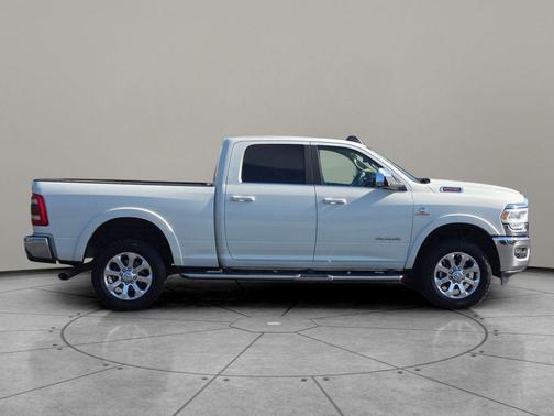 2022 RAM 2500 Laramie Crew Cab 4x4 6'4' Box