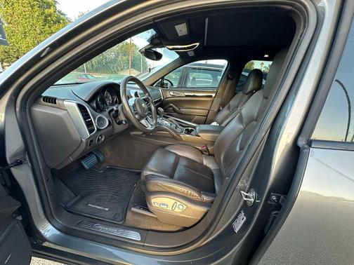 2016 Porsche Cayenne S