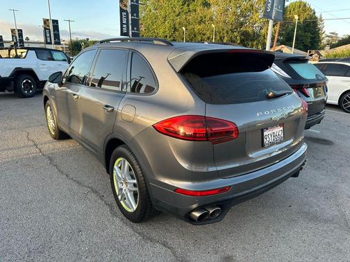 2016 Porsche Cayenne S