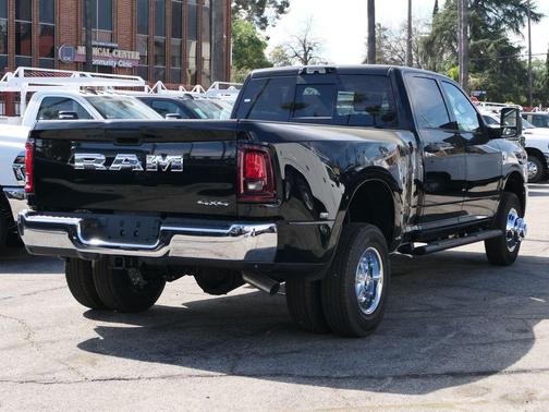 2026 RAM 3500 Tradesman Crew Cab 4x4 8' Box