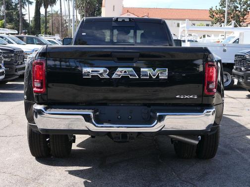 2026 RAM 3500 Tradesman Crew Cab 4x4 8' Box