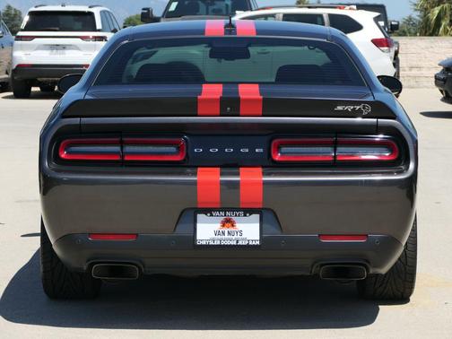 Granite Pearlcoat 2023 Dodge Challenger SRT Hellcat