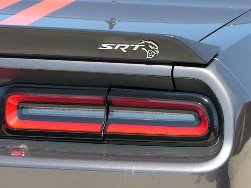Granite Pearlcoat 2023 Dodge Challenger SRT Hellcat
