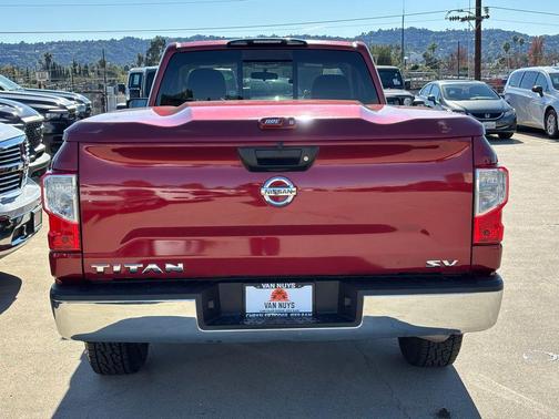 2017 Nissan Titan SV