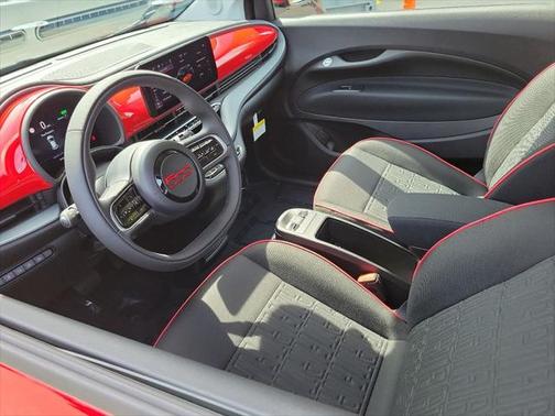 2024 FIAT 500e INSPI(RED) FWD