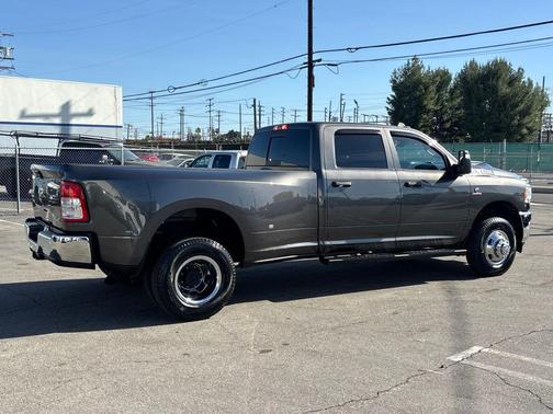 2024 RAM 3500 Tradesman Crew Cab 4x4 8' Box