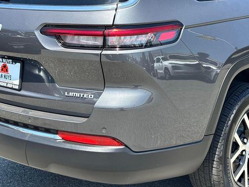 Baltic Gray Metallic Clearcoat 2024 Jeep Grand Cherokee L Limited