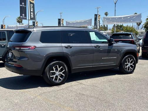 Baltic Gray Metallic Clearcoat 2024 Jeep Grand Cherokee L Limited