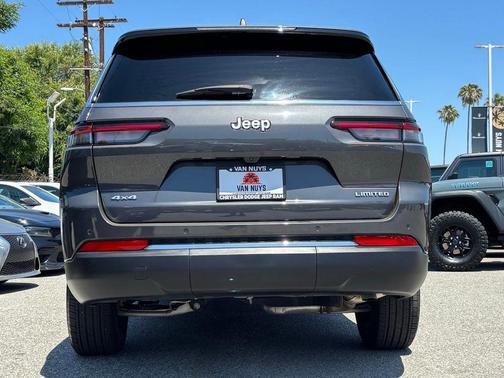 Baltic Gray Metallic Clearcoat 2024 Jeep Grand Cherokee L Limited