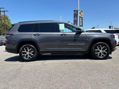 Baltic Gray Metallic Clearcoat 2024 Jeep Grand Cherokee L Limited