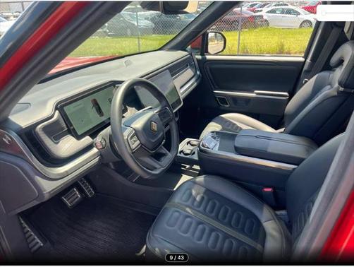 2024 Rivian R1S Adventure