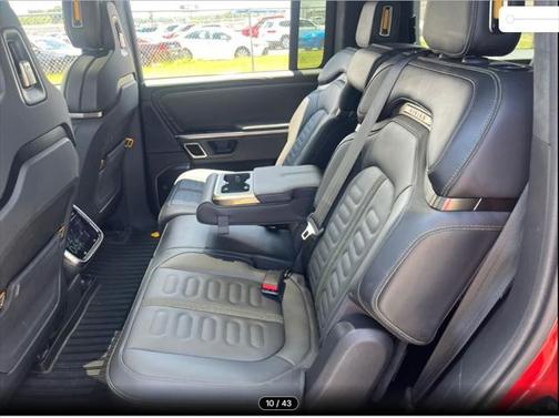 2024 Rivian R1S Adventure