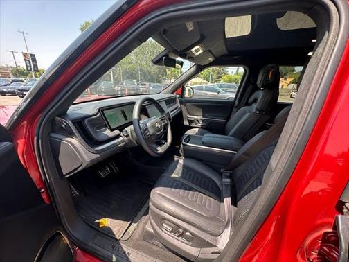 2024 Rivian R1S Adventure