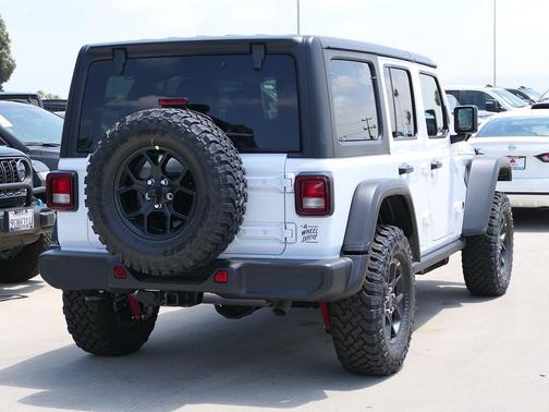 Bright White Clearcoat 2026 Jeep Wrangler Willys