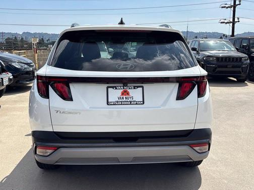 White Pearl 2025 Hyundai TUCSON SEL