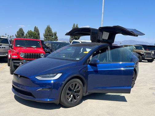 2023 Tesla Model X Standard Range