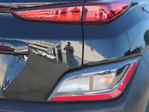 2022 Hyundai KONA SEL