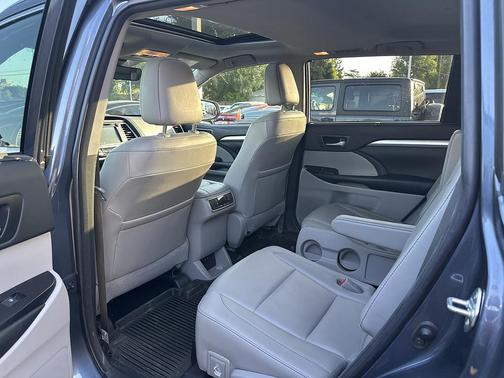 Shoreline Blue Pearl 2018 Toyota Highlander XLE