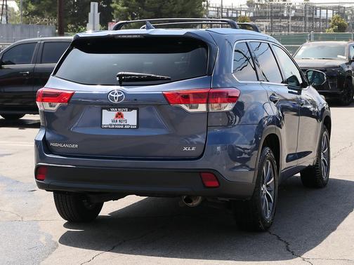 Shoreline Blue Pearl 2018 Toyota Highlander XLE