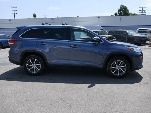 Shoreline Blue Pearl 2018 Toyota Highlander XLE