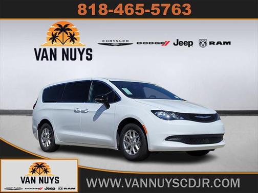 2025 Chrysler Voyager LX