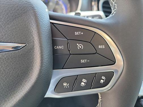2025 Chrysler Voyager LX