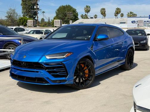 2022 Lamborghini Urus Base