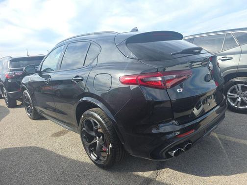 2022 Alfa Romeo Stelvio Quadrifoglio