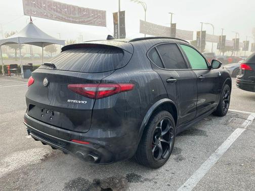 2022 Alfa Romeo Stelvio Quadrifoglio