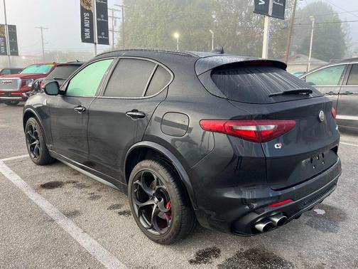 2022 Alfa Romeo Stelvio Quadrifoglio